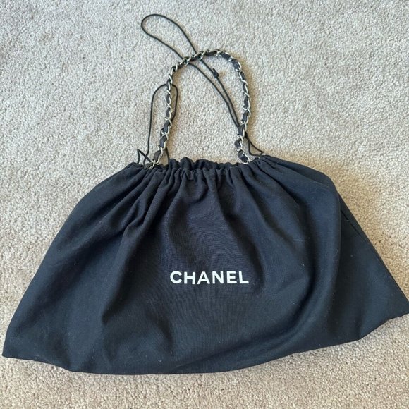 CHANEL Classic FLAP OG CAVIAR Maxi *MINT* Condition Silver Hardware L@@K! - Picture 16 of 16